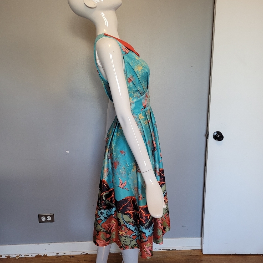 Lindy Bop Sorrell Dress In Volcano Print, VGUC, Size 8 - Picture 3 of 9